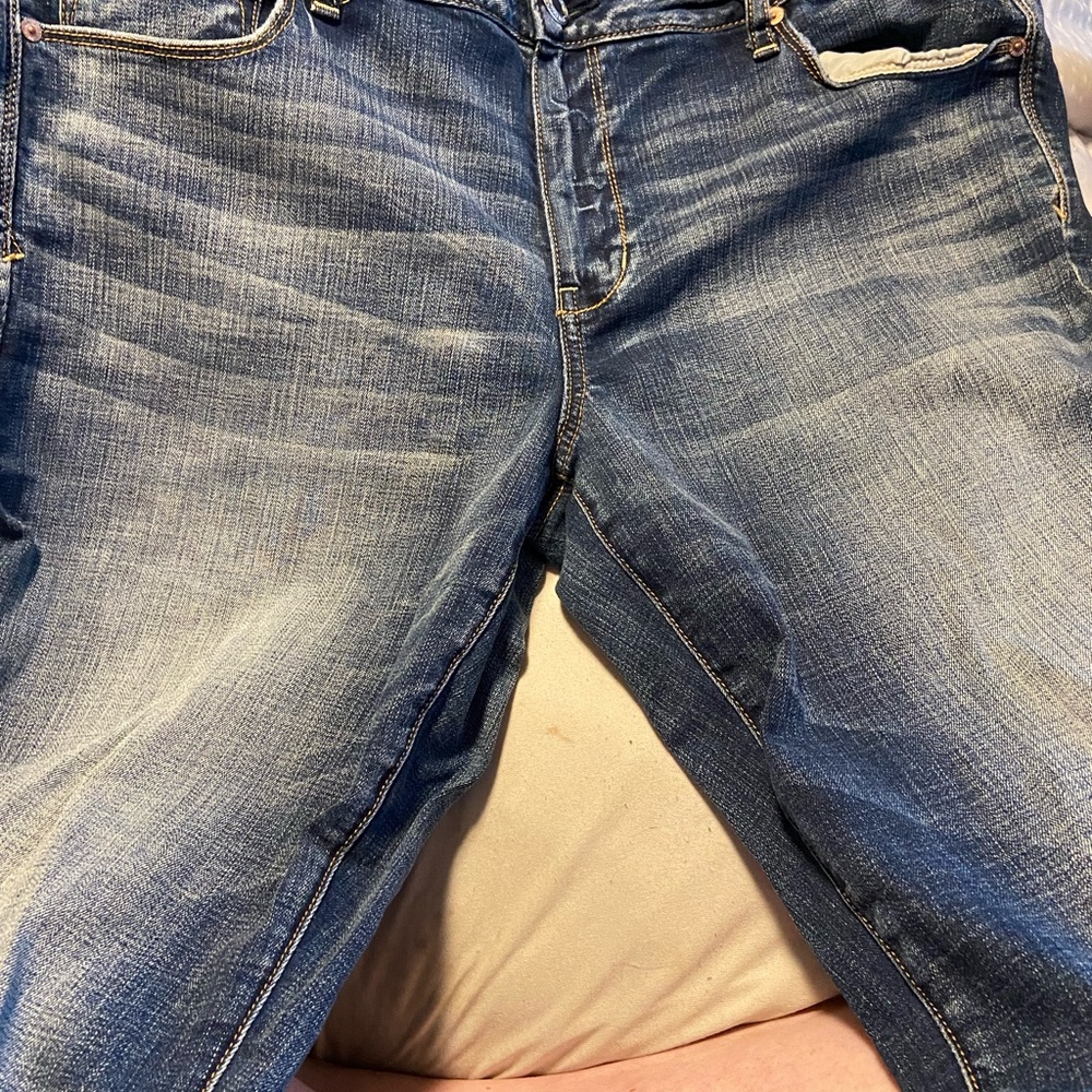 Women’s American eagle jeans Do have 22 and 24. Bootcut and flare.